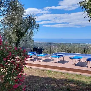 https://casa-sarticola.it-tuscanyhotel.com