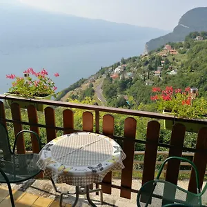 https://casa-mezzema.it-lombardy.com